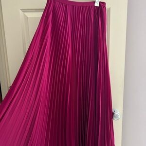 Elegant Pink Pleated Skirt